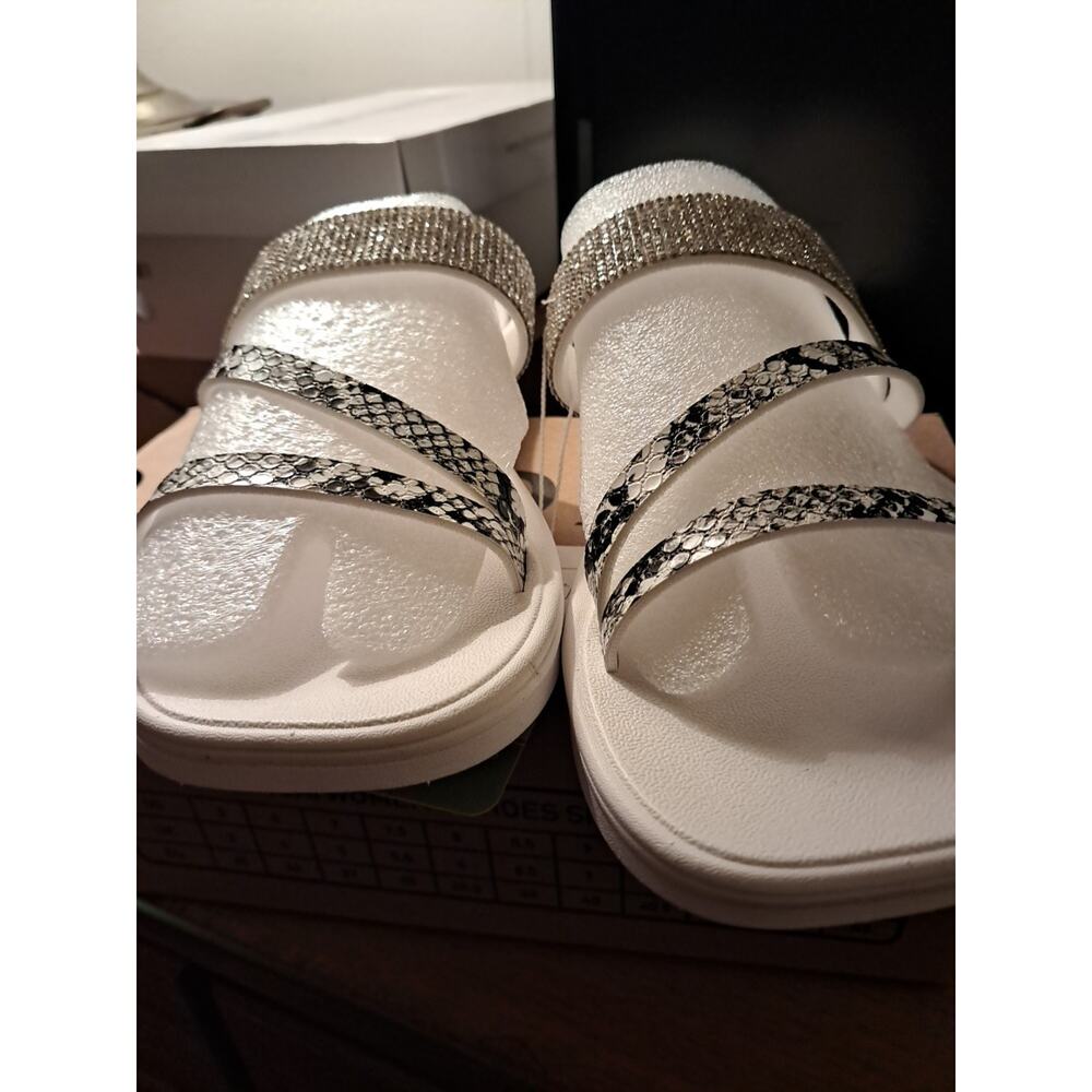 oncai sandals Size 8 Rhinestone And Snake Skin Print Straps